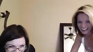 Ashtonslove шикарные лесбиянки на кровати