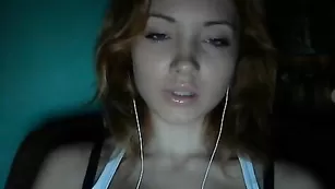 firehotgirl симпатичная девушка светанула своей чудесной грудью