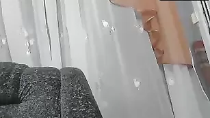 Шальная малая HOTGIRL4U отсасывает негру член