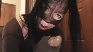 Страстная баба DJ_Vanilla рвет на себе колготки