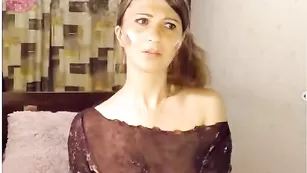 marchelita ласкает пританцовывая сиськи