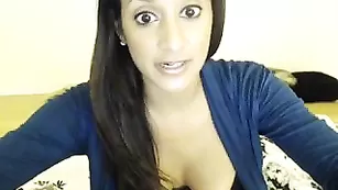 Милые подружки Jisel_Lynn раздеваются до белья