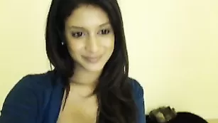 Милые подружки Jisel_Lynn раздеваются до белья