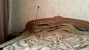 nikka94 показывает попку и маленькую киску