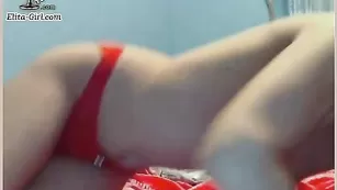 Крошка с классной попой жестко трахает попку