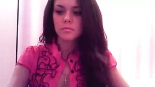 Знойная леди sweettygirl трахает пизду в привате