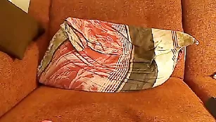 Изысканная стерлядь Moniponimoni трахает обе щелки