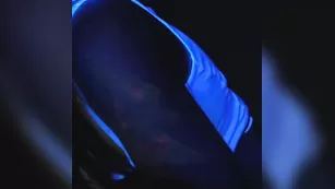 Милая краля DJ_Vanilla мастурбирует на ночь