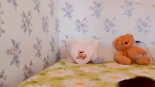 Украинка Artemida01 глубоко отсасывает страпон