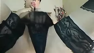 Элитная баба Fat pig теребит бритую пизду