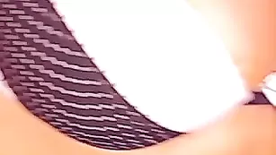 Коротковолосая бабулька Over50game занимается онанизмом на камеру