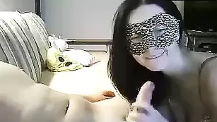 Классный секс с шикарной брюнеткой Cum2face