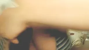 Vikimilff жмякает себя перед камерой