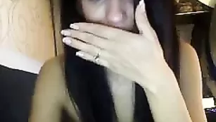 Похотливая самка Highclass69 теребит письку фаллосом