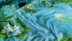 Boginjasexa дразнит свою щель средним пальчиком