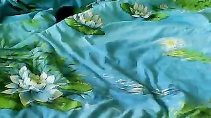 Boginjasexa дразнит свою щель средним пальчиком