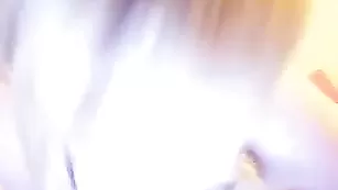 Arielle1 шаловливая блондиночка в кожаной миниюбке