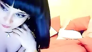 Arielle1 шаловливая блондиночка в кожаной миниюбке