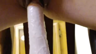 Одаренная путана Maryxxxjane жарится секс игрушками