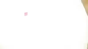 Замечательная куколка Paula_fer облизывает страпон