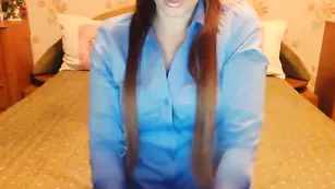 Очкастая красотка Sweet_Bunny вдула себе в попку страпон