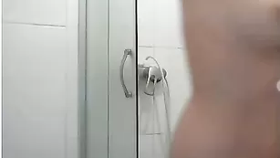 Helenmirren в душевой