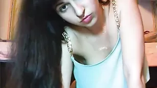 hotkleo оголила сиську