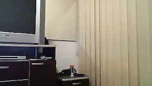 Порочная чикса Pink_Puss показывает красивую грудь