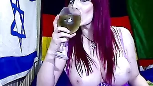 Еврейская шкура Izavampira мастурбирует отверстия