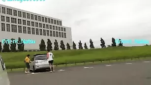 Распутная стерва Orient_Natsu мастурбирует на свежем воздухе