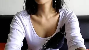 Превосходная краля Lovelyangel7 обнажает сексуальное тело