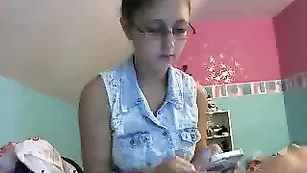 Строптивая стерва Shyloh показывает обнаженное тело