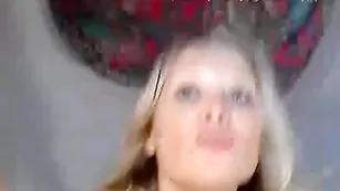 Шальная детка 000maryxxx весело доставляет себе кайф