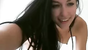 Худенькая кобыла ToxiKate позирует голенькая