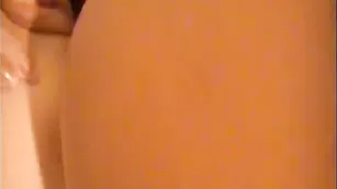 Татуированная красотка Milamilanxxx жестко трахается с парнем