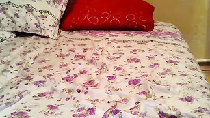 Неплохая бэйба Nicolexsexy разминает пизденочку