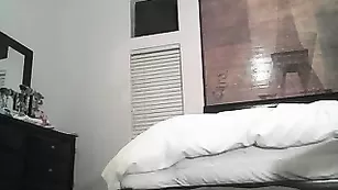 Удивительная телочка LeiLee изящно трахает влагалище