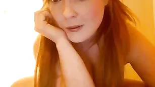 Роскошная тигрица OUSweetheart наяривает сочную киску