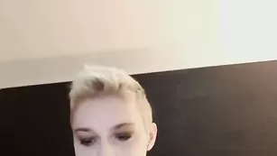 Яркая малышка Milamilanxxx светит большими титьками