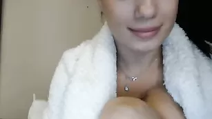 Чудесная стерва Sabinasweet тереби пизду и анус