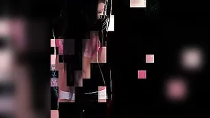 Симпатичная краля MFC развлекается с секс игрушками