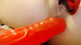 Грудастая тян Gary_fist трахает пизду секс игрушками