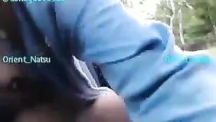 Шальная телка Orient_Natsu мастурбирует за рулем
