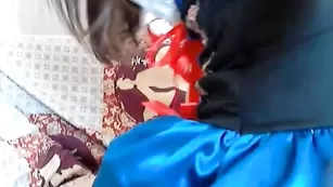 J_A_I_N_A бонга вытягивает клитор