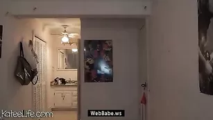 Заводящий танец от Katee Owen и её сисек