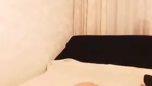 Красотка sindykroft имеет писю резиновым членом