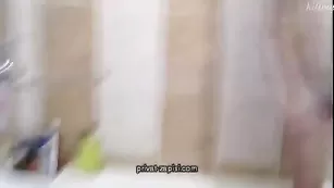 Русская малышка 7malishka7 сосет член в ванной