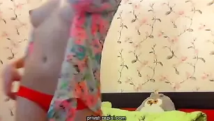 Строптивая куколка cezara показывает сисечки