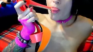 Экзотичная шкура EXOTICGIRL трахает обе дырки