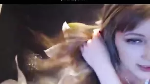 Грудастая самка milena577 вертит красивой попой